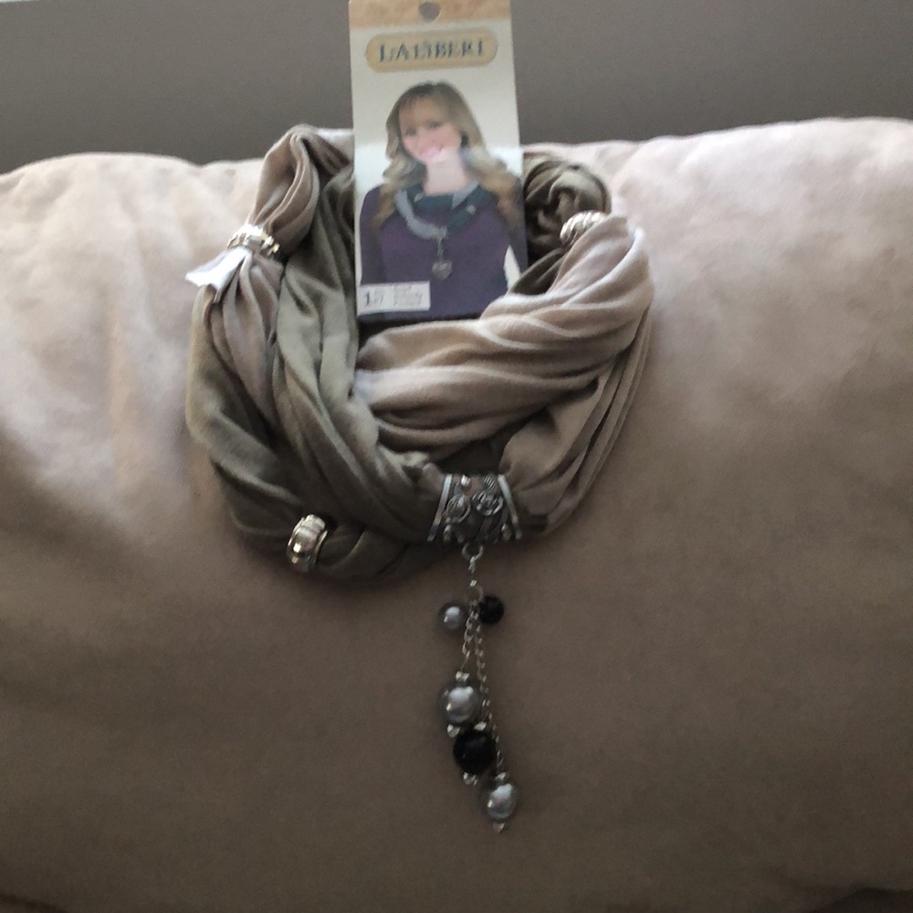 - Ladies Scarf. - Picture 5 of 9